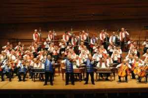 התזמורת הצוענית של בודפשט עם דודו פישר בסיבוב הופעות בישראל ב-2019